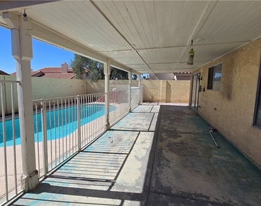4724 Cosley Drive - Photo Thumbnail 16