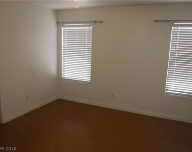 10680 Foggy Glen Avenue - Photo Thumbnail 14