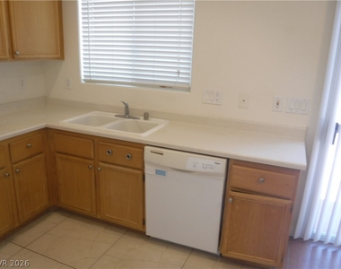 10680 Foggy Glen Avenue - Photo Thumbnail 6