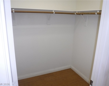 10680 Foggy Glen Avenue - Photo Thumbnail 15