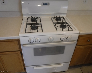 10680 Foggy Glen Avenue - Photo Thumbnail 9
