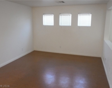 10680 Foggy Glen Avenue - Photo Thumbnail 11
