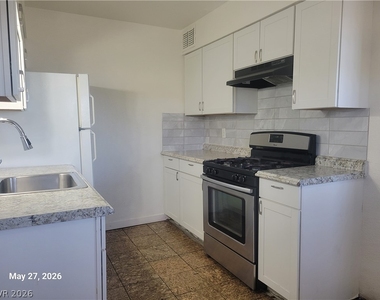 5240 Pebble Beach Boulevard - Photo Thumbnail 7