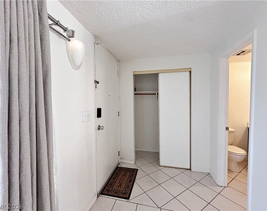 674 Rolling Green Drive - Photo Thumbnail 12