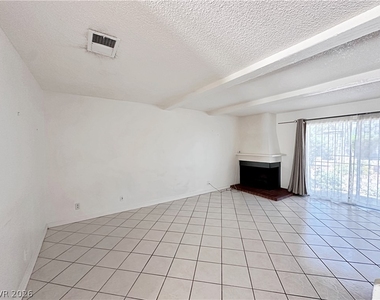 674 Rolling Green Drive - Photo Thumbnail 10