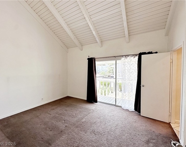674 Rolling Green Drive - Photo Thumbnail 16