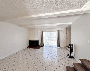 674 Rolling Green Drive - Photo Thumbnail 11