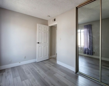 1501 Living Desert Drive - Photo Thumbnail 14