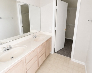 6801 Squaw Mountain Drive - Photo Thumbnail 12