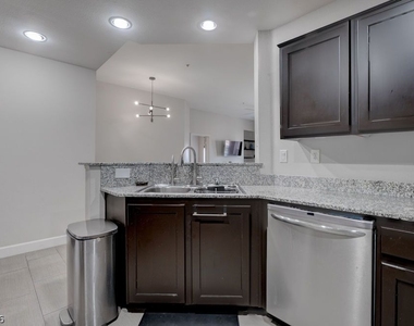 83 E Agate Avenue - Photo Thumbnail 3