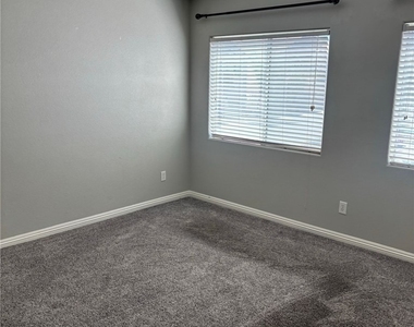 10147 Aspen Rose Street - Photo Thumbnail 13