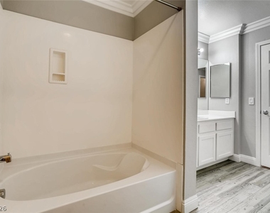 19 Agate Avenue - Photo Thumbnail 16