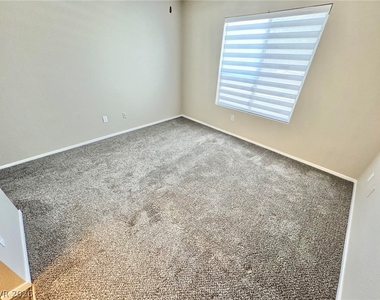 8070 W Russell Road - Photo Thumbnail 15