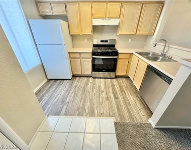 8070 W Russell Road - Photo Thumbnail 3