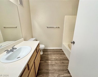 8070 W Russell Road - Photo Thumbnail 10