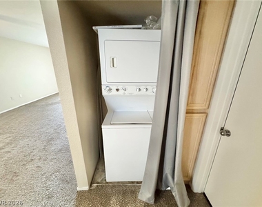 8070 W Russell Road - Photo Thumbnail 4