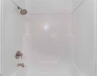 280 Sir Phillip Street - Photo Thumbnail 15
