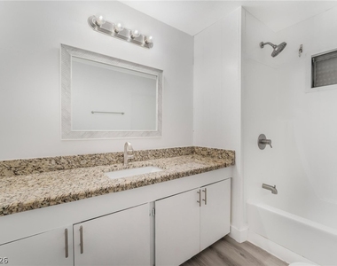 280 Sir Phillip Street - Photo Thumbnail 12