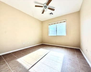 10256 Missouri Meadows Street - Photo Thumbnail 11