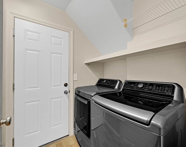 287 Helmsdale Drive - Photo Thumbnail 18