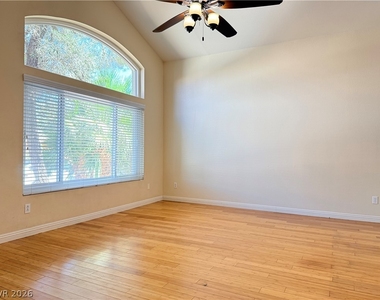 287 Helmsdale Drive - Photo Thumbnail 3