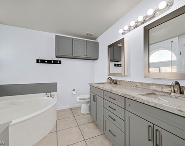 287 Helmsdale Drive - Photo Thumbnail 22