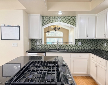287 Helmsdale Drive - Photo Thumbnail 12