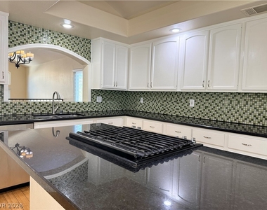 287 Helmsdale Drive - Photo Thumbnail 13
