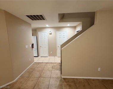 3528 Laguna Veneta Avenue - Photo Thumbnail 11