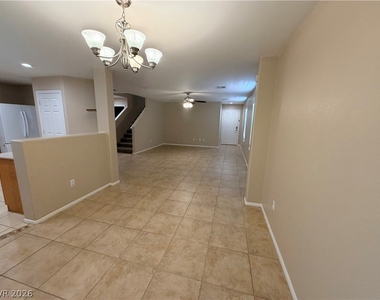 3528 Laguna Veneta Avenue - Photo Thumbnail 9
