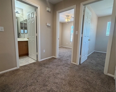 3528 Laguna Veneta Avenue - Photo Thumbnail 38