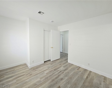 7201 Scenic Desert Court - Photo Thumbnail 32