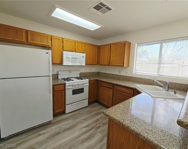 7201 Scenic Desert Court - Photo Thumbnail 4