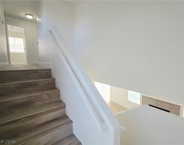 7201 Scenic Desert Court - Photo Thumbnail 16