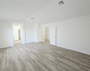 7201 Scenic Desert Court - Photo Thumbnail 20