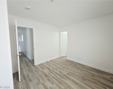 7201 Scenic Desert Court - Photo Thumbnail 31