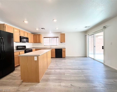 11143 Ranch Valley Street - Photo Thumbnail 5