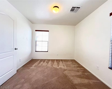 11143 Ranch Valley Street - Photo Thumbnail 18