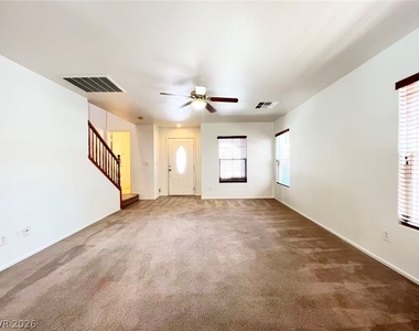 11143 Ranch Valley Street - Photo Thumbnail 4