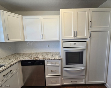 1421 Santa Margarita - Photo Thumbnail 12