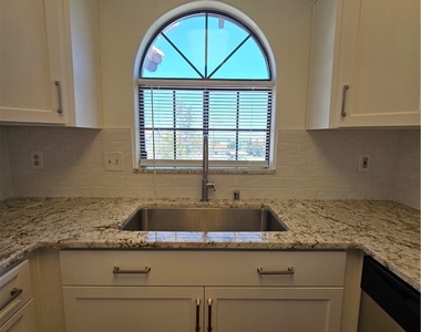 1421 Santa Margarita - Photo Thumbnail 11