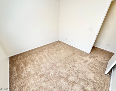 9679 Brooks Lake Avenue - Photo Thumbnail 7