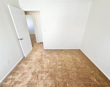 9679 Brooks Lake Avenue - Photo Thumbnail 25