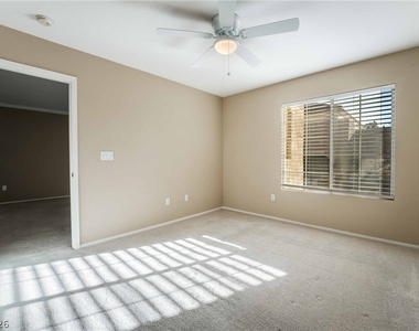 1908 Villa Palms Court - Photo Thumbnail 16