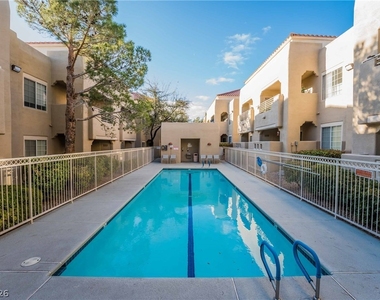 1908 Villa Palms Court - Photo Thumbnail 32