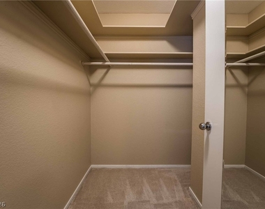 1908 Villa Palms Court - Photo Thumbnail 23