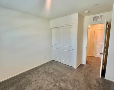 9469 Peaceful River Avenue - Photo Thumbnail 13