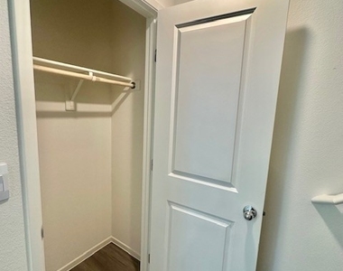 9469 Peaceful River Avenue - Photo Thumbnail 3