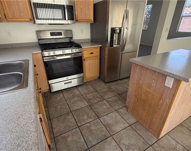 2424 Predera Avenue - Photo Thumbnail 13