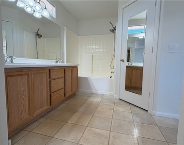 2424 Predera Avenue - Photo Thumbnail 38